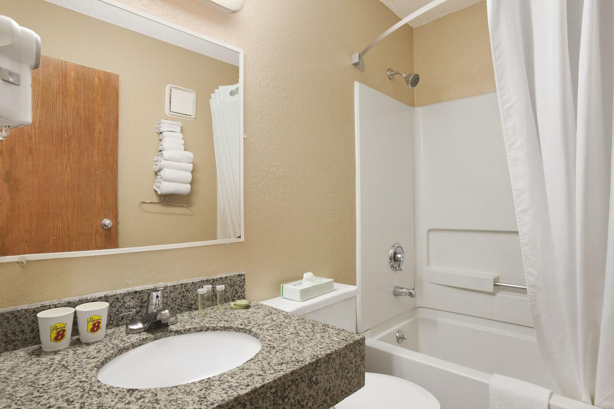 Super 8 By Wyndham Massena Ny Quarto foto